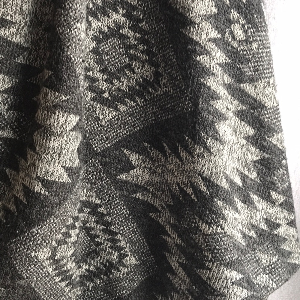 Aztec Patterned Cardigan - Picture 2 of 2
